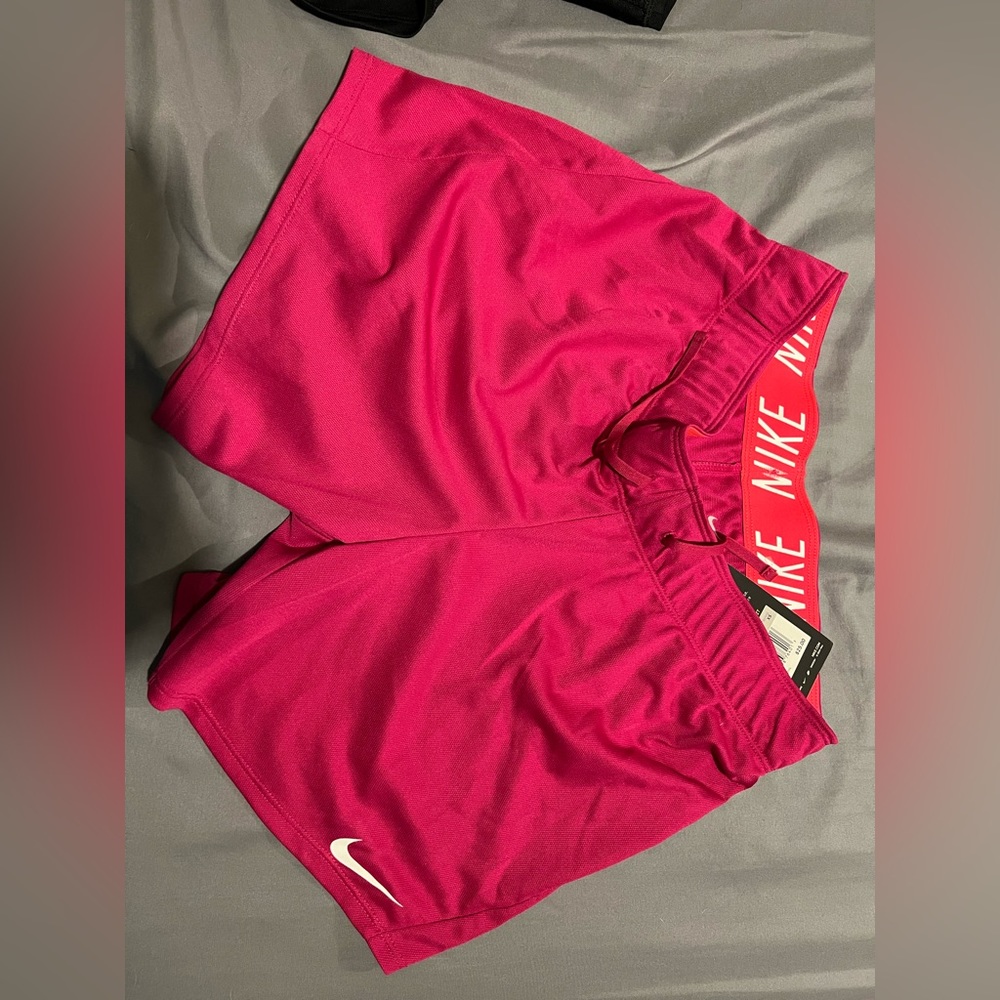 Nike shorts. Xs but fit loose when i used to wear a pair.